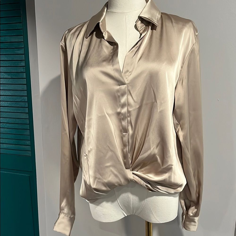 LUSH NWOT Elegant Cream Champagne Satin Blouse - S - Picture 3 of 9